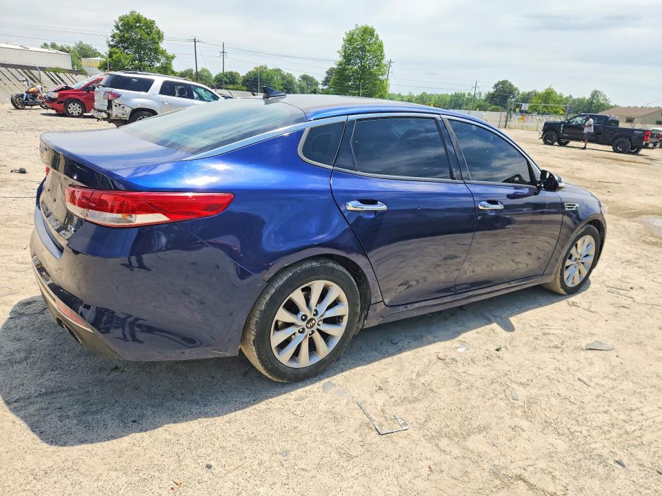 Photo 3 from auction – 2016 KIA OPTIMA with VIN 5XXGU4L38GG034163