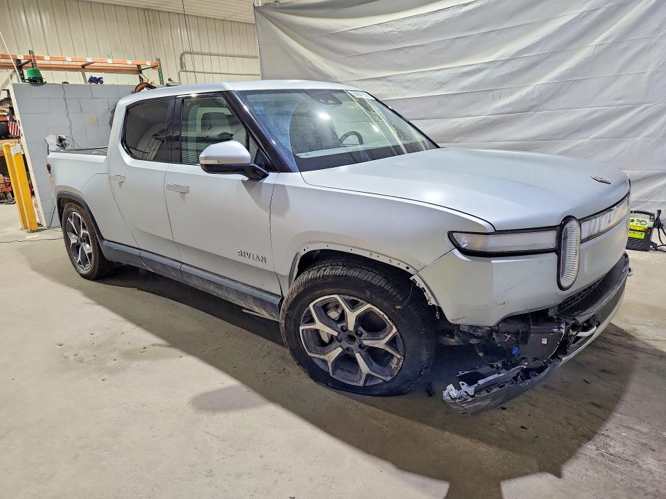 Photo 4 from auction – 2024 RIVIAN R1T with VIN 7FCTGCAA1RN030863