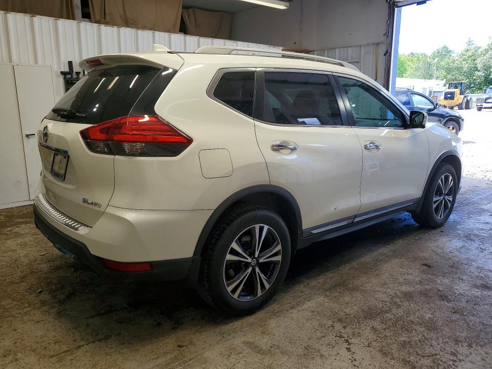 Photo 3 from auction – 2017 NISSAN ROGUE with VIN 5N1AT2MV2HC821846