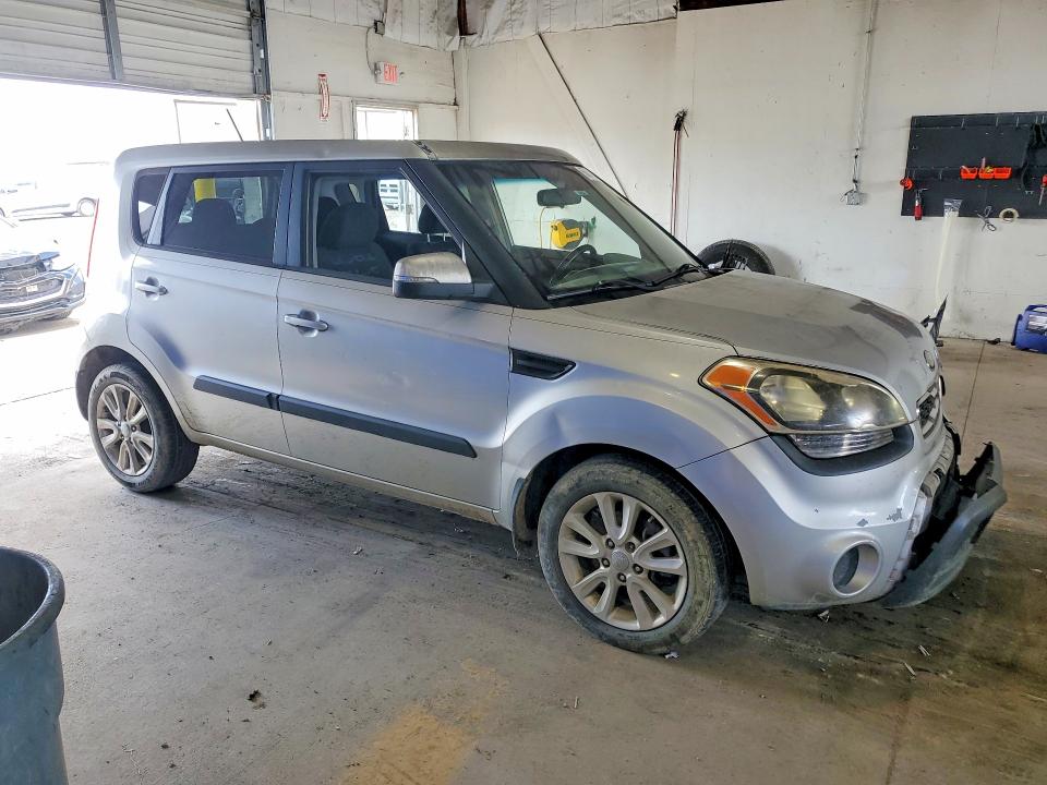 Photo 4 from auction – 2013 KIA SOUL with VIN KNDJT2A62D7764701