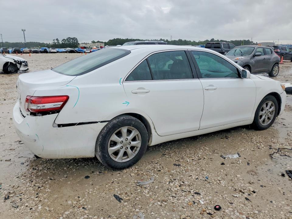 Photo 3 from auction – 2011 TOYOTA CAMRY with VIN 4T4BF3EKXBR177316