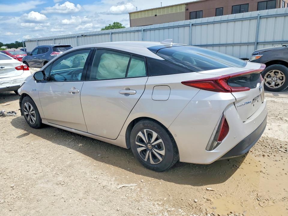 Photo 2 from auction – 2017 TOYOTA PRIUS PRIME with VIN JTDKARFPXH3028350