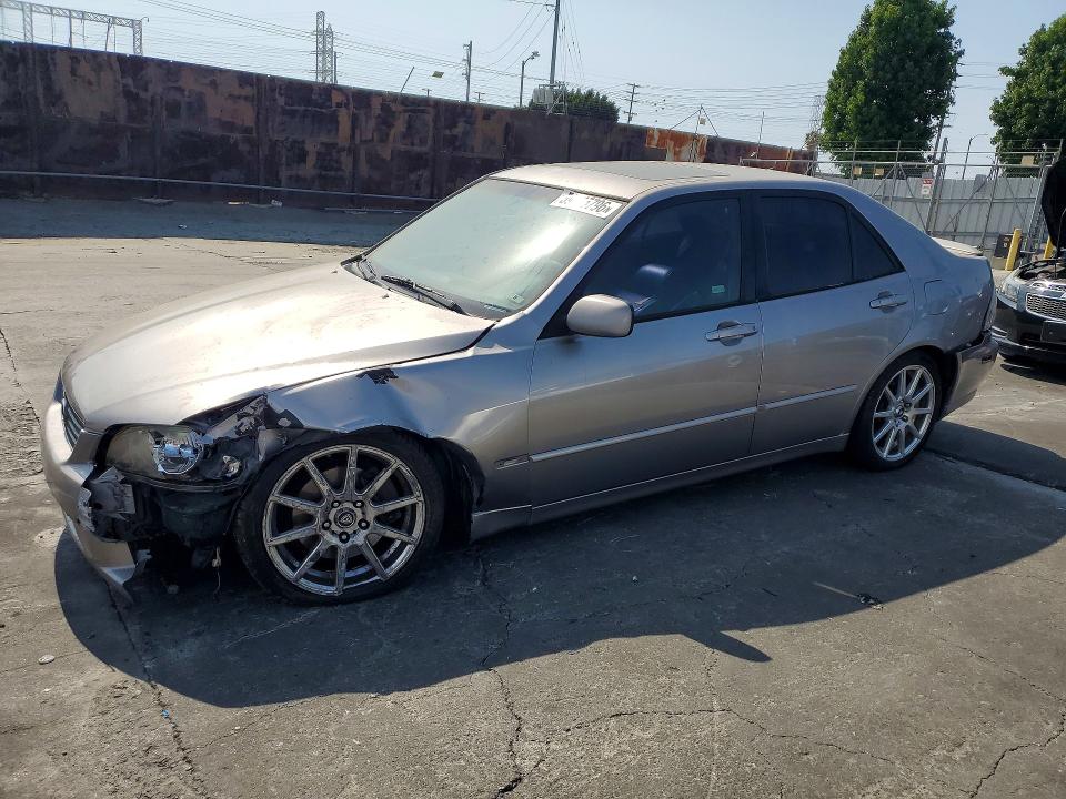 2004 LEXUS IS