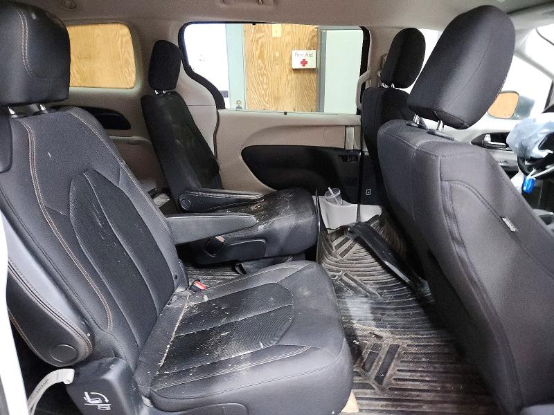 Photo 11 from auction – 2019 CHRYSLER PACIFICA with VIN 2C4RC1FG0KR733506