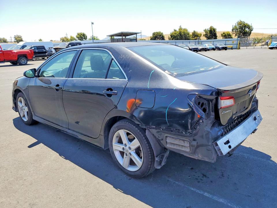 Photo 2 from auction – 2014 TOYOTA CAMRY with VIN 4T1BF1FK2EU744278