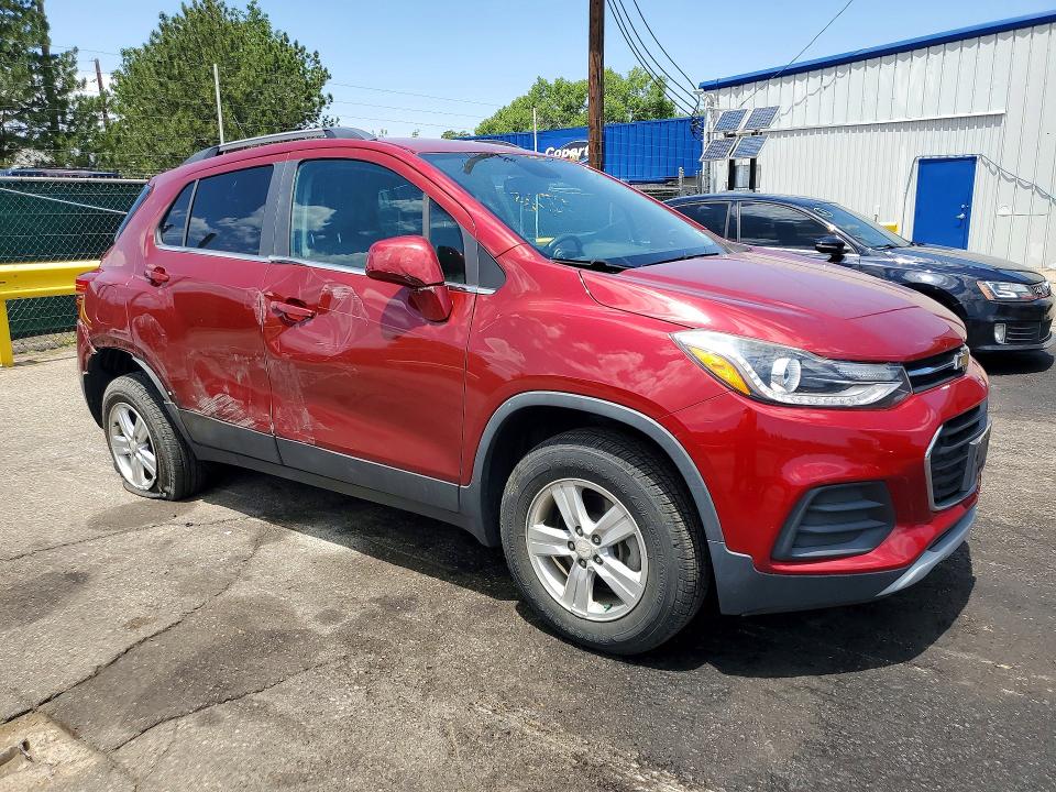 Photo 4 from auction – 2018 CHEVROLET TRAX with VIN 3GNCJPSB2JL212590