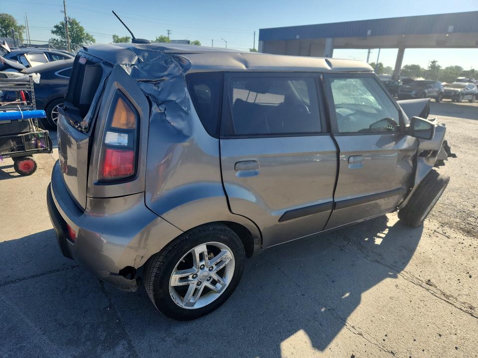 Photo 3 from auction – 2010 KIA SOUL with VIN KNDJT2A22A7171915