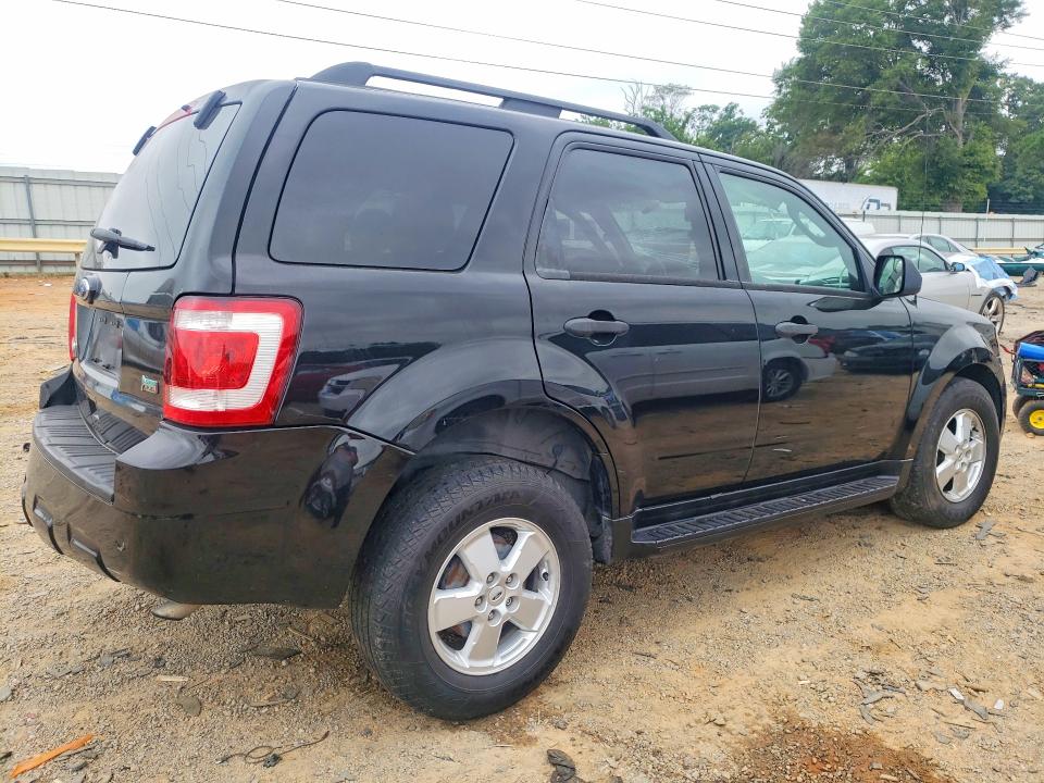 Photo 3 from auction – 2010 FORD ESCAPE with VIN 1FMCU9DG6AKC59249