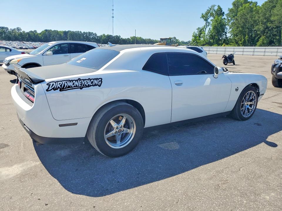 Photo 3 from auction – 2017 DODGE CHALLENGER with VIN 2C3CDZFJ8HH640779