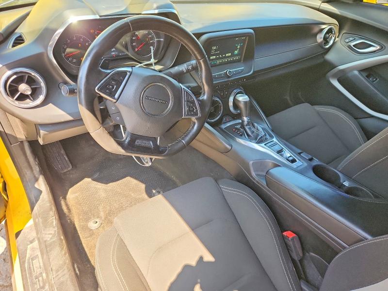 Photo 8 from auction – 2017 CHEVROLET CAMARO with VIN 1G1FB3DS0H0153841