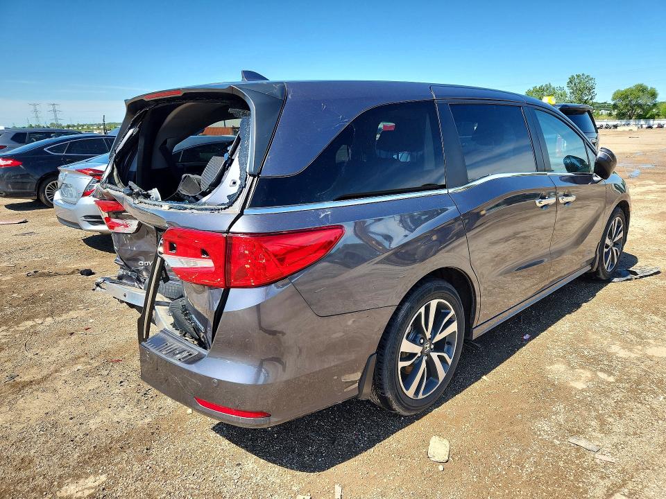 Photo 3 from auction – 2023 HONDA ODYSSEY with VIN 5FNRL6H84PB058832