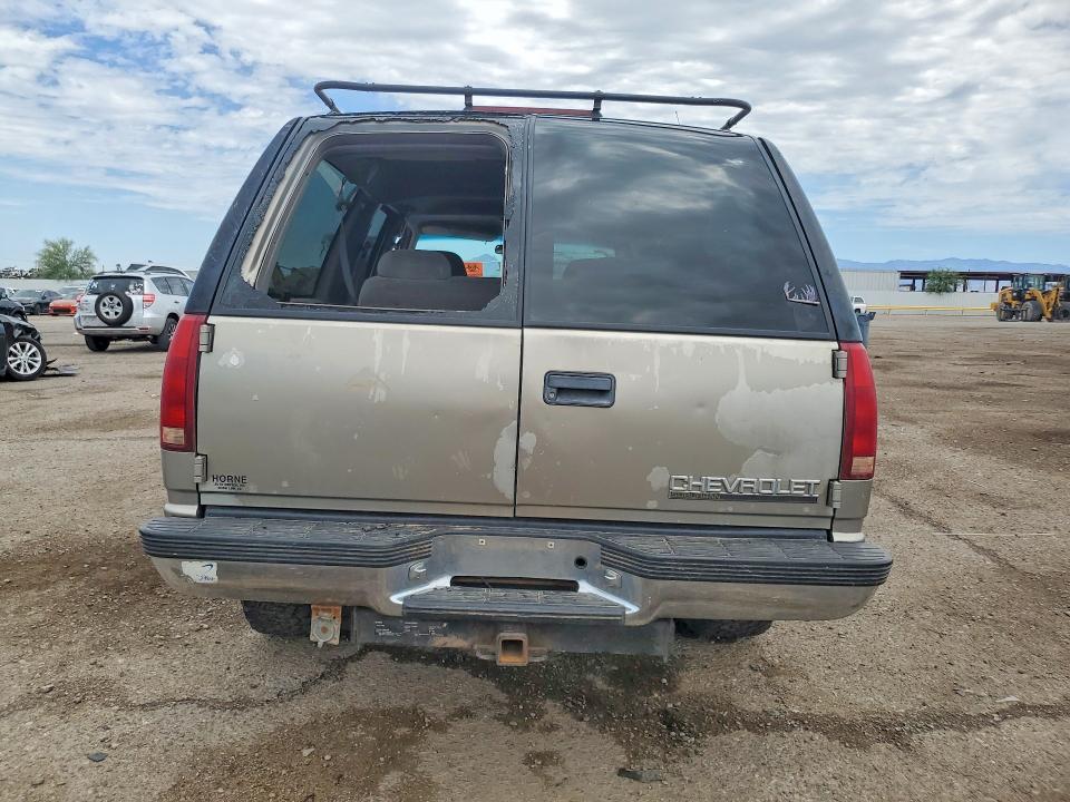 Photo 6 from auction – 1999 CHEVROLET SUBURBAN with VIN 3GNFK16R9XG232416