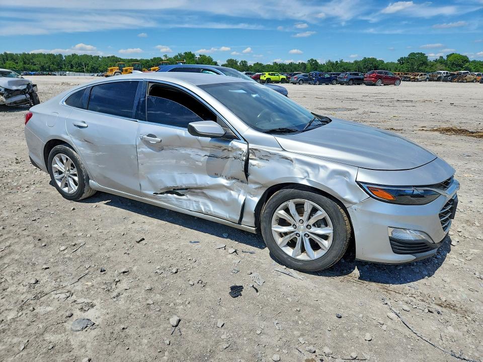 Photo 4 from auction – 2020 CHEVROLET MALIBU with VIN 1G1ZD5ST0LF034837