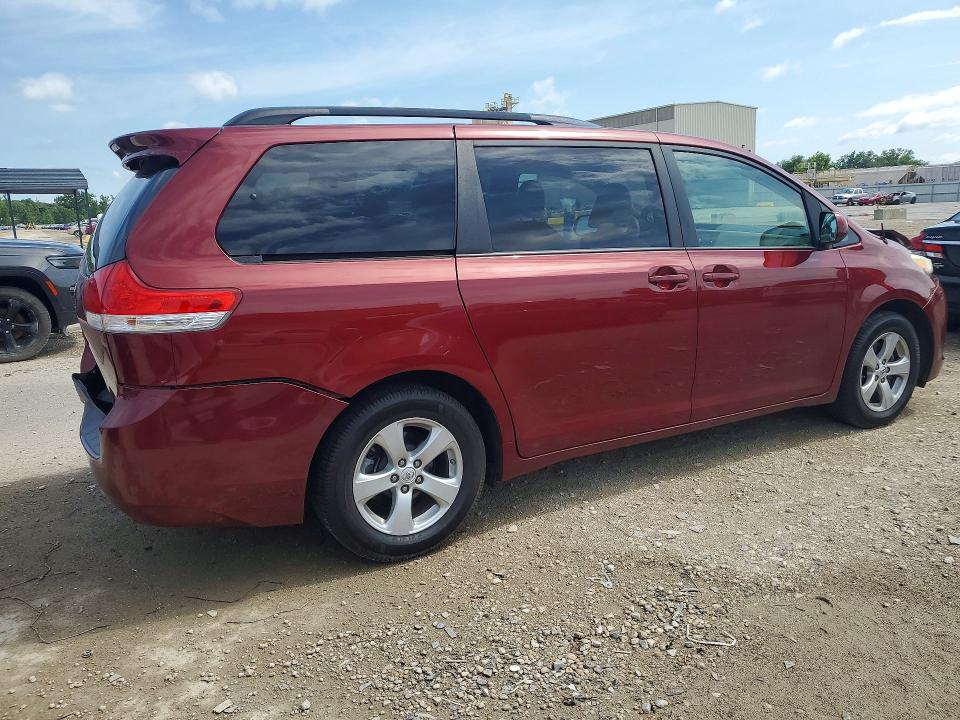 Photo 3 from auction – 2012 TOYOTA SIENNA with VIN 5TDKK3DCXCS275028