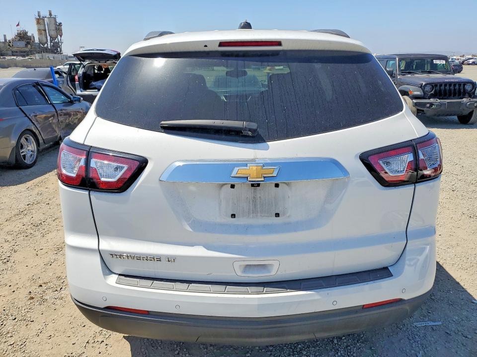 Photo 6 from auction – 2017 CHEVROLET TRAVERSE with VIN 1GNKRGKD5HJ221744
