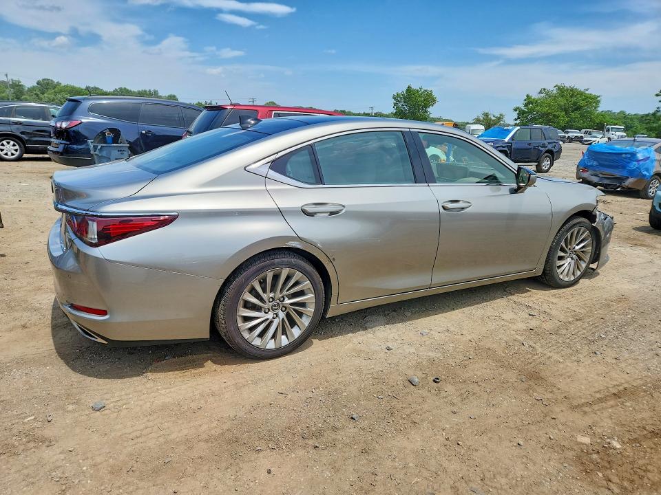 Photo 3 from auction – 2021 LEXUS ES 350 with VIN 58AFZ1B13MU097905