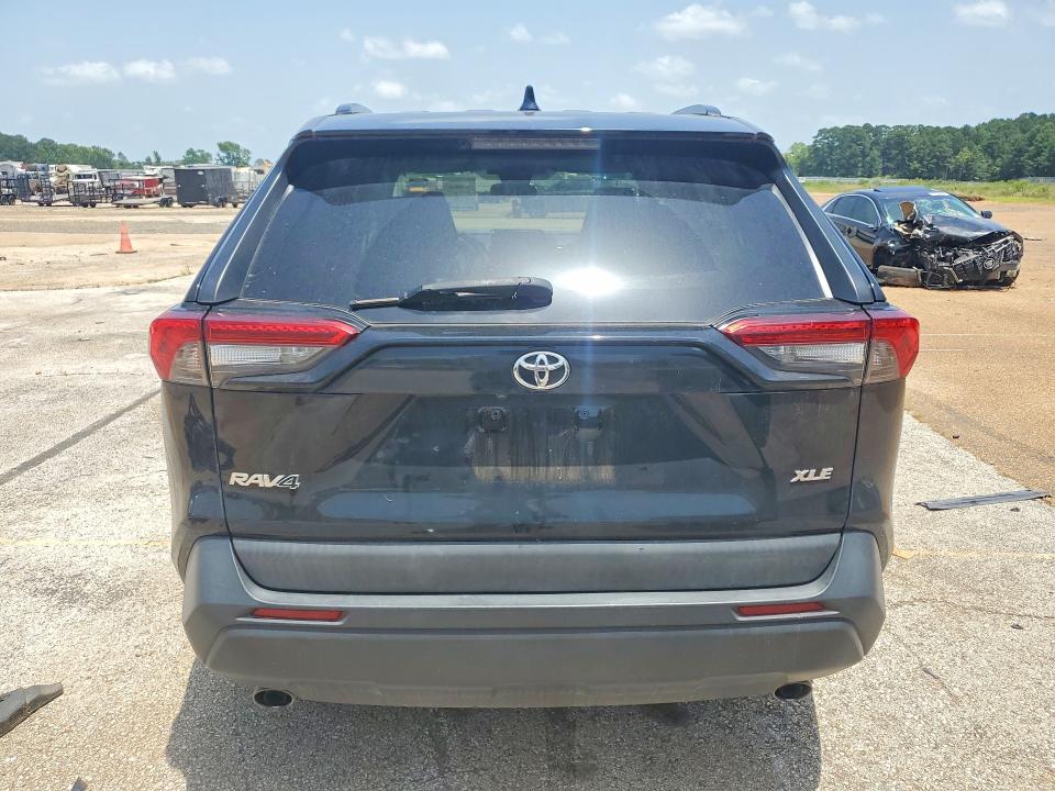 Photo 6 from auction – 2021 TOYOTA RAV4 with VIN 2T3W1RFV5MW119341