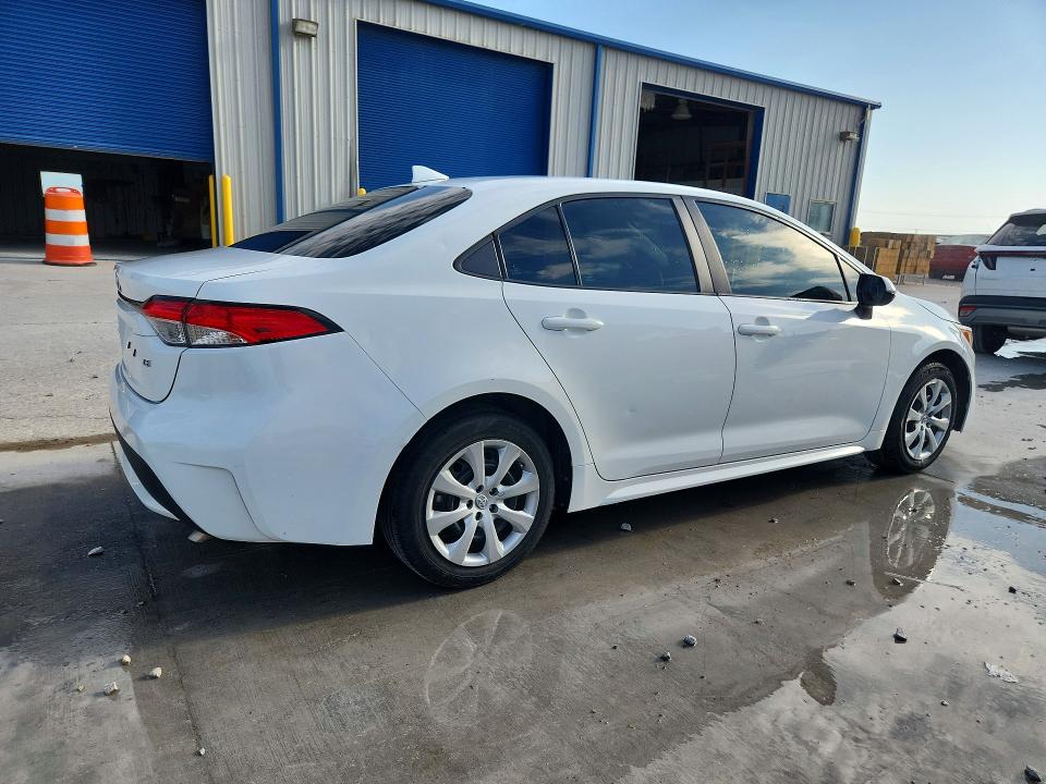 Photo 3 from auction – 2021 TOYOTA COROLLA with VIN 5YFEPMAE1MP245100