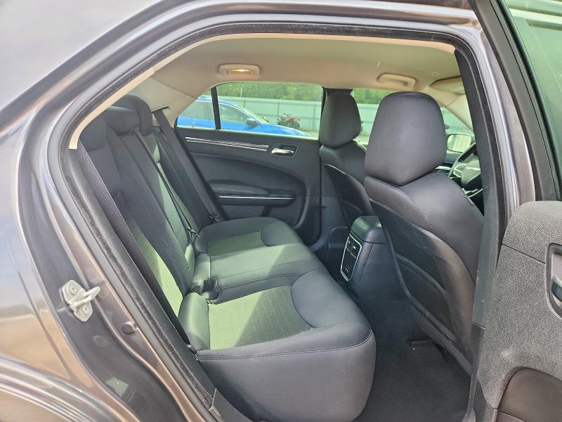 Photo 10 from auction – 2019 CHRYSLER 300 with VIN 2C3CCAAG2KH648397