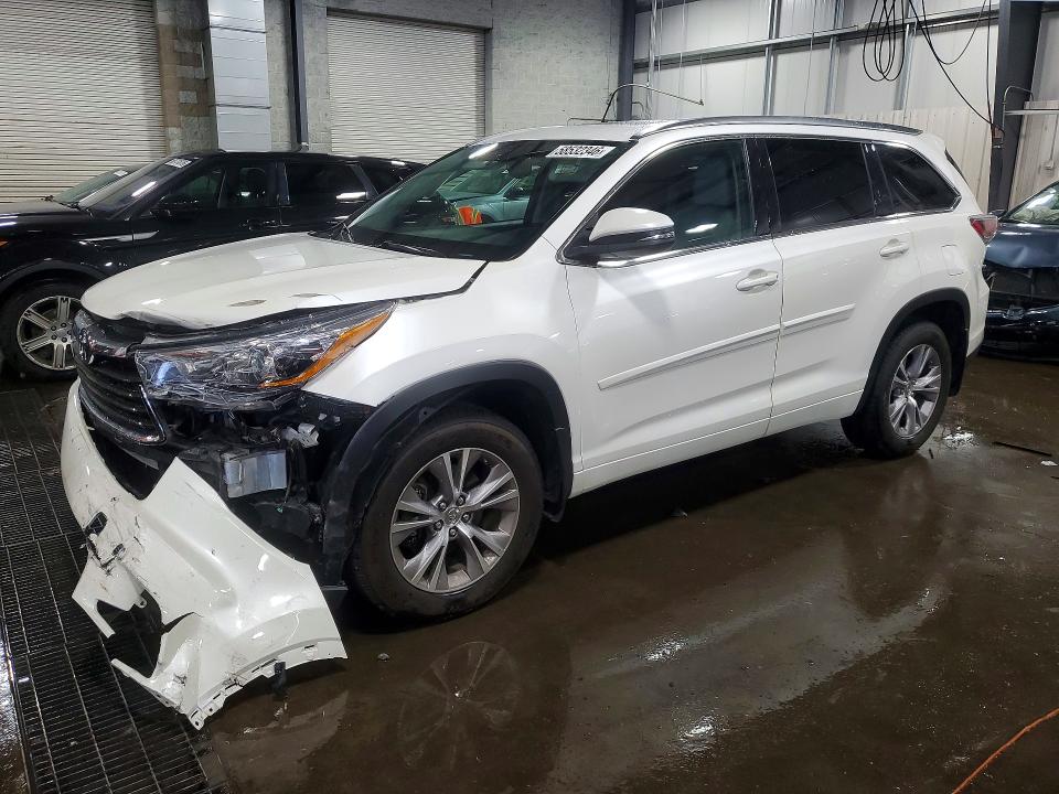 TOYOTA HIGHLANDER 2015 with VIN 5TDJKRFH1FS143836 - Photo from auction