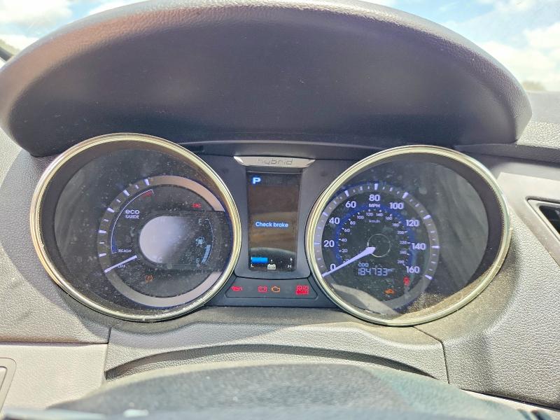 Photo 9 from auction – 2011 HYUNDAI SONATA with VIN KMHEC4A47BA012158