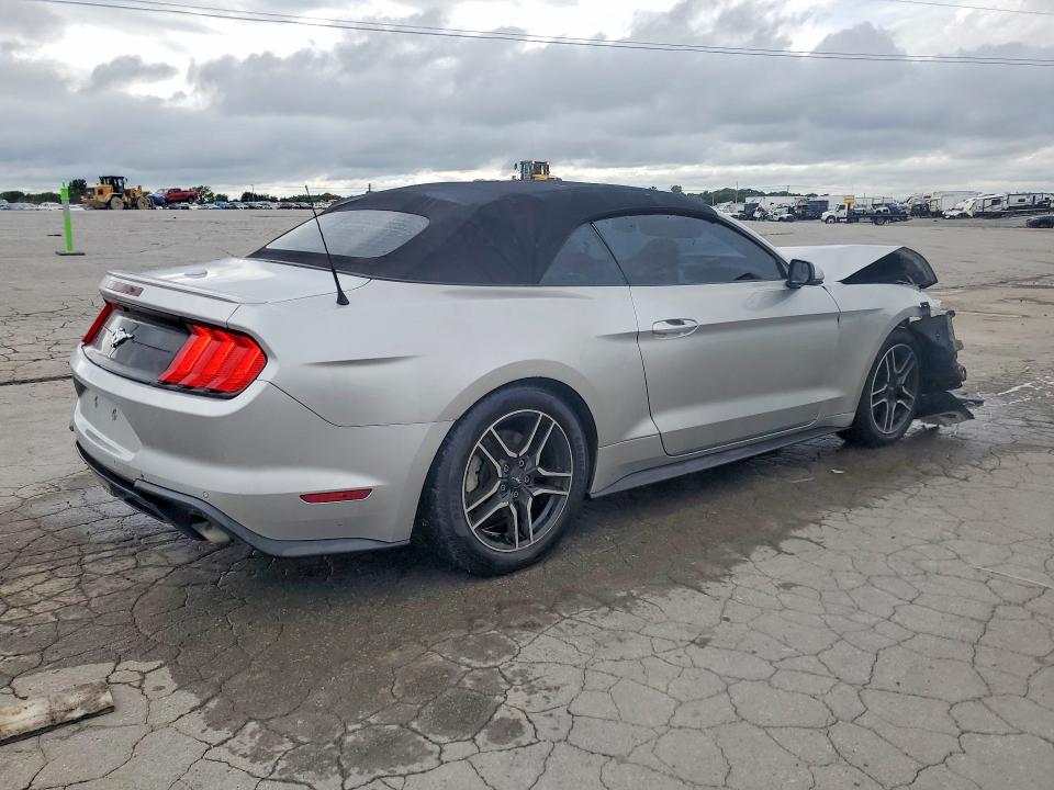 Photo 3 from auction – 2018 FORD MUSTANG with VIN 1FATP8UH5J5133077