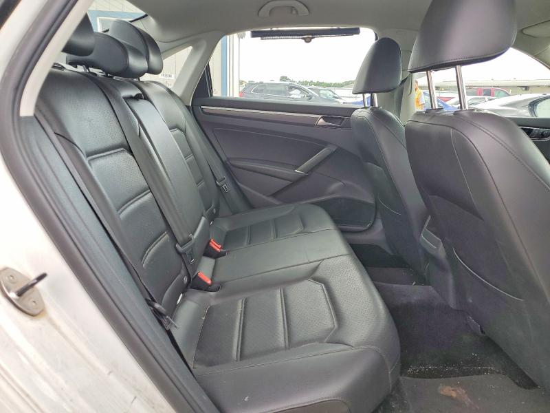Photo 10 from auction – 2018 VOLKSWAGEN PASSAT with VIN 1VWAA7A33JC001143