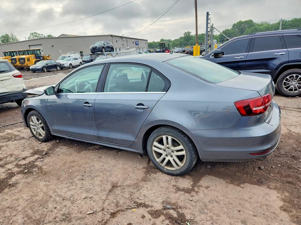 Photo 2 from auction – 2017 VOLKSWAGEN JETTA with VIN 3VW2B7AJ2HM216389