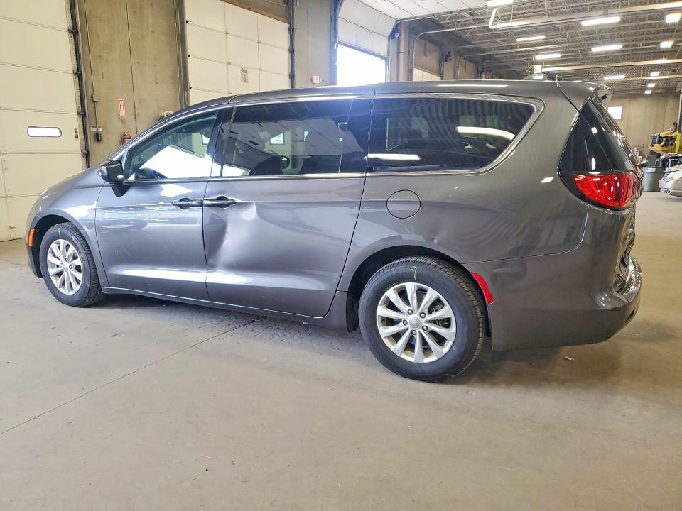 Photo 2 from auction – 2017 CHRYSLER PACIFICA with VIN 2C4RC1DG9HR725688