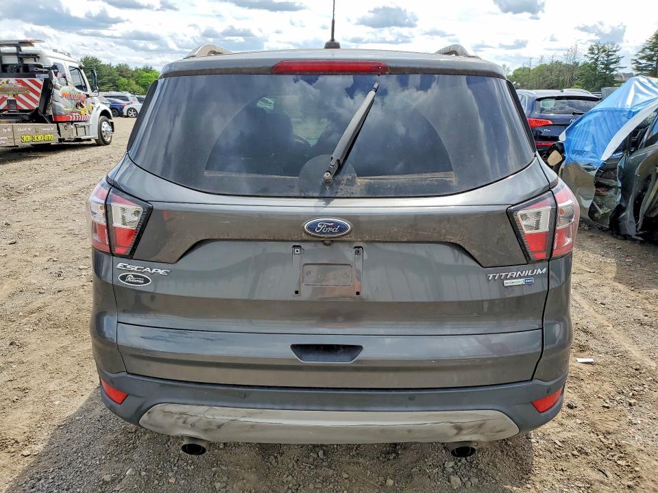 Photo 6 from auction – 2017 FORD ESCAPE with VIN 1FMCU9JDXHUC97642