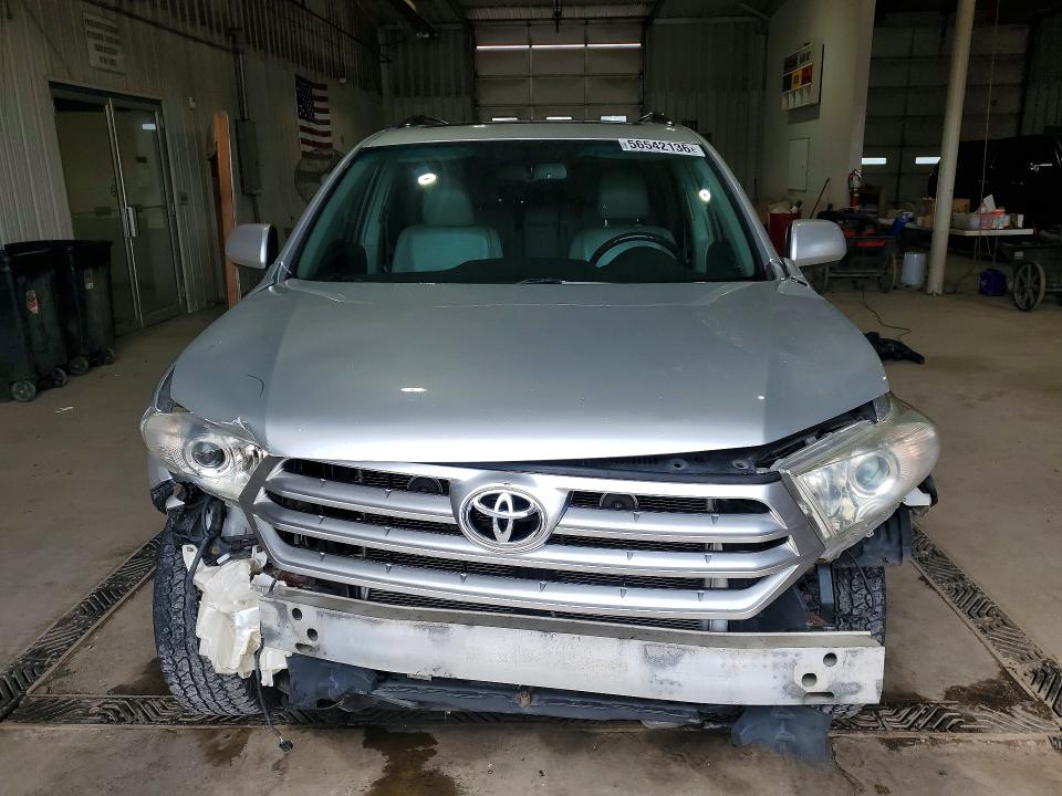 Photo 5 from auction – 2011 TOYOTA HIGHLANDER with VIN 5TDBK3EH1BS068732