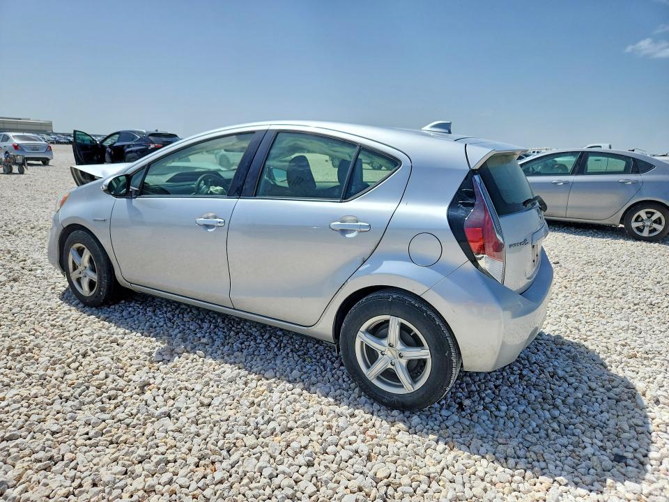 Photo 2 from auction – 2016 TOYOTA PRIUS C with VIN JTDKDTB33G1120305