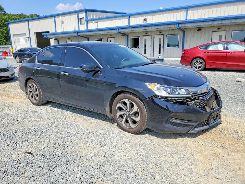 Photo 4 from auction – 2016 HONDA ACCORD with VIN 1HGCR3F82GA025473
