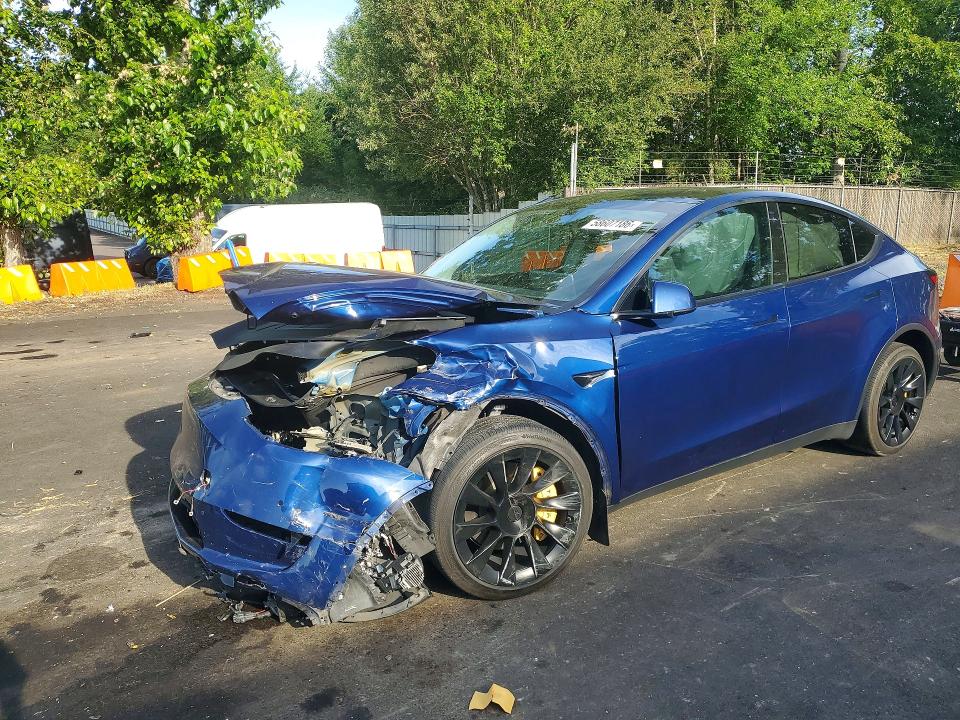 TESLA MODEL Y 2022 with VIN 7SAYGDEE7NF344995 - Photo from auction