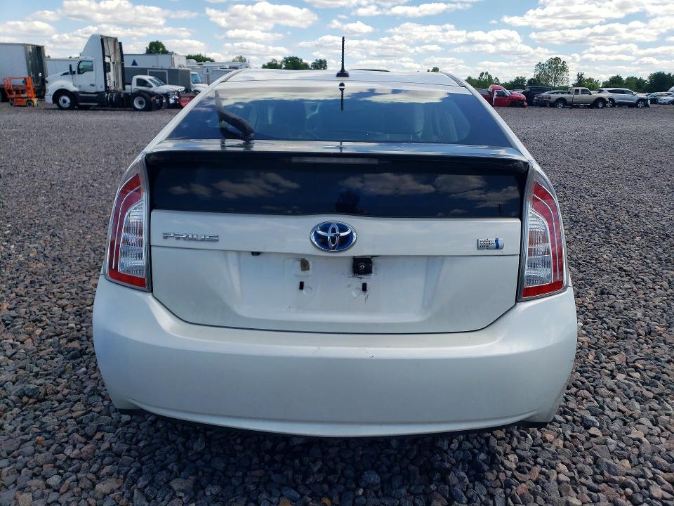Photo 6 from auction – 2014 TOYOTA PRIUS with VIN JTDKN3DU3E1738188