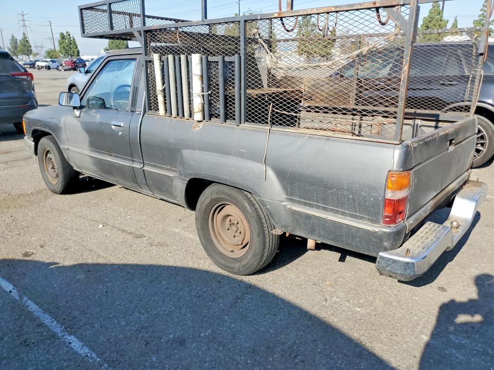 Photo 2 from auction – 1988 TOYOTA PICKUP with VIN JT4RN50A2J5163901
