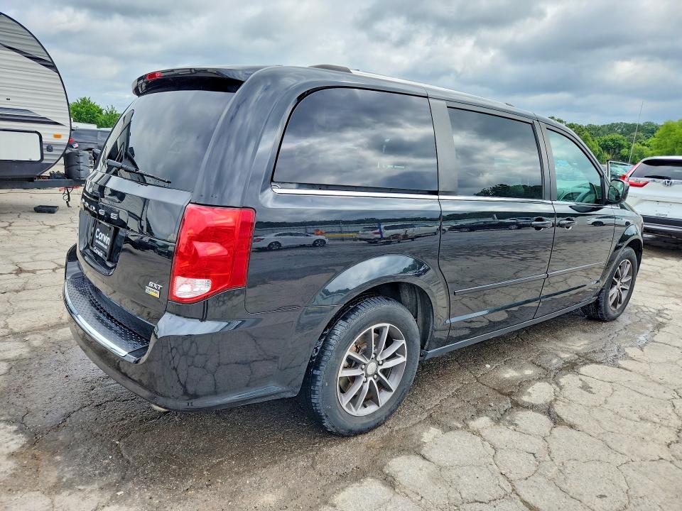 Photo 3 from auction – 2017 DODGE GRAND CARAVAN with VIN 2C4RDGCG7HR715131