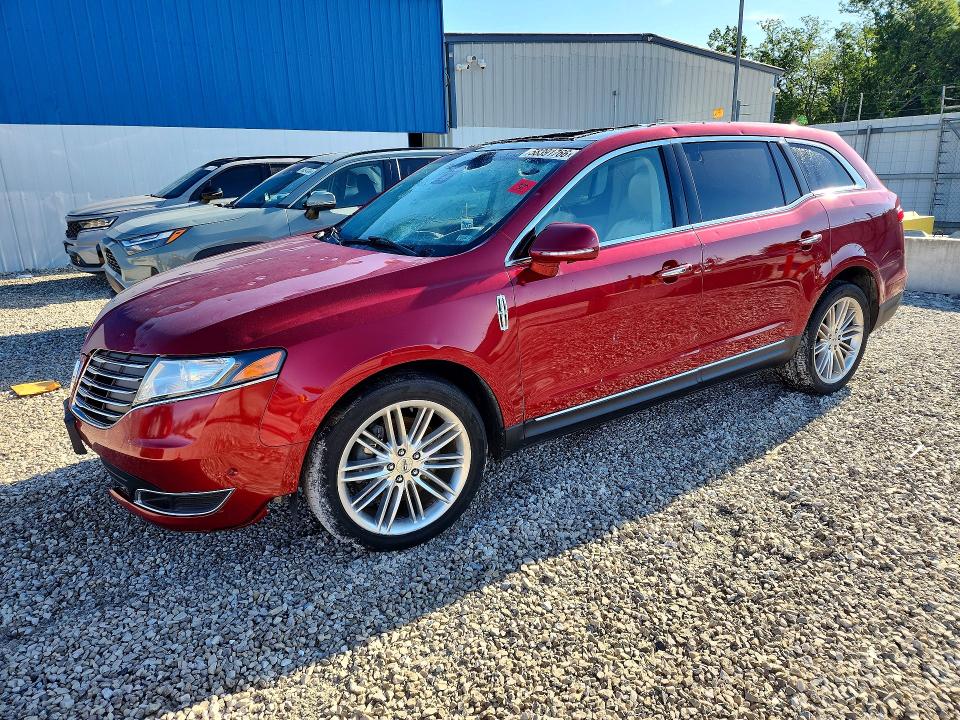 LINCOLN MKT 2018 with VIN 2LMHJ5AT7JBL00706 - Photo from auction