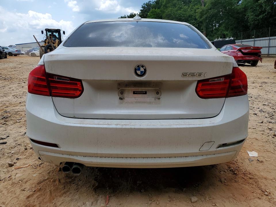Photo 6 from auction – 2013 BMW 328 with VIN WBA3A5C58DF600148