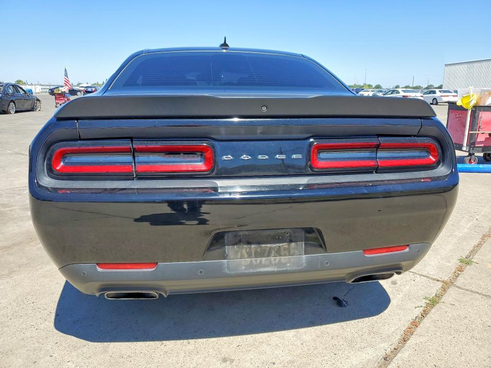 Photo 6 from auction – 2018 DODGE CHALLENGER with VIN 2C3CDZFJ8JH209560
