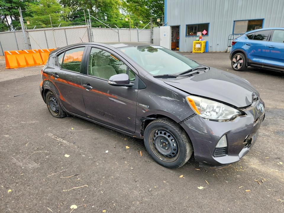 Photo 4 from auction – 2012 TOYOTA PRIUS C with VIN JTDKDTB37C1515730