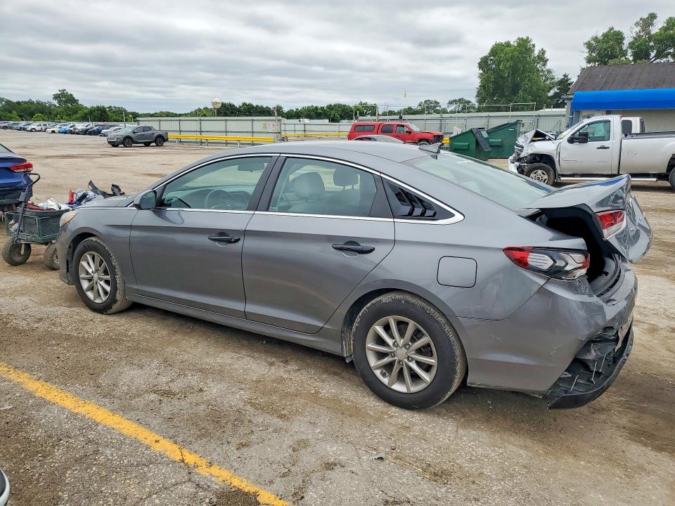 Снимка 2 от търг – 2018 HYUNDAI SONATA с VIN 5NPE24AA1JH687377