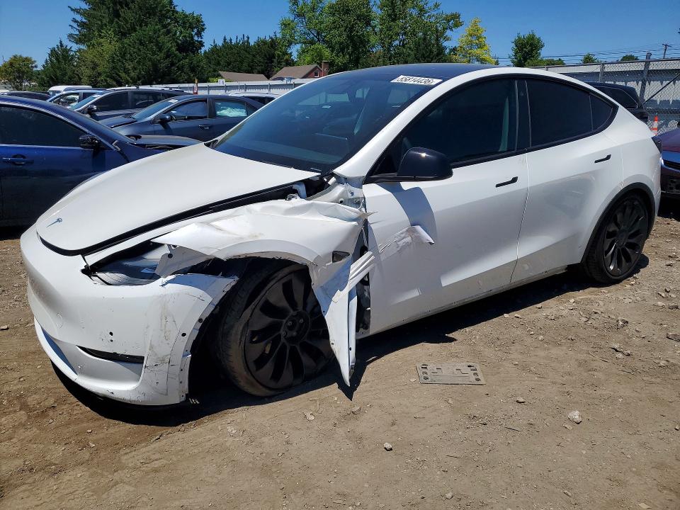 TESLA MODEL Y 2022 with VIN 7SAYGDEFXNF307271 - Photo from auction