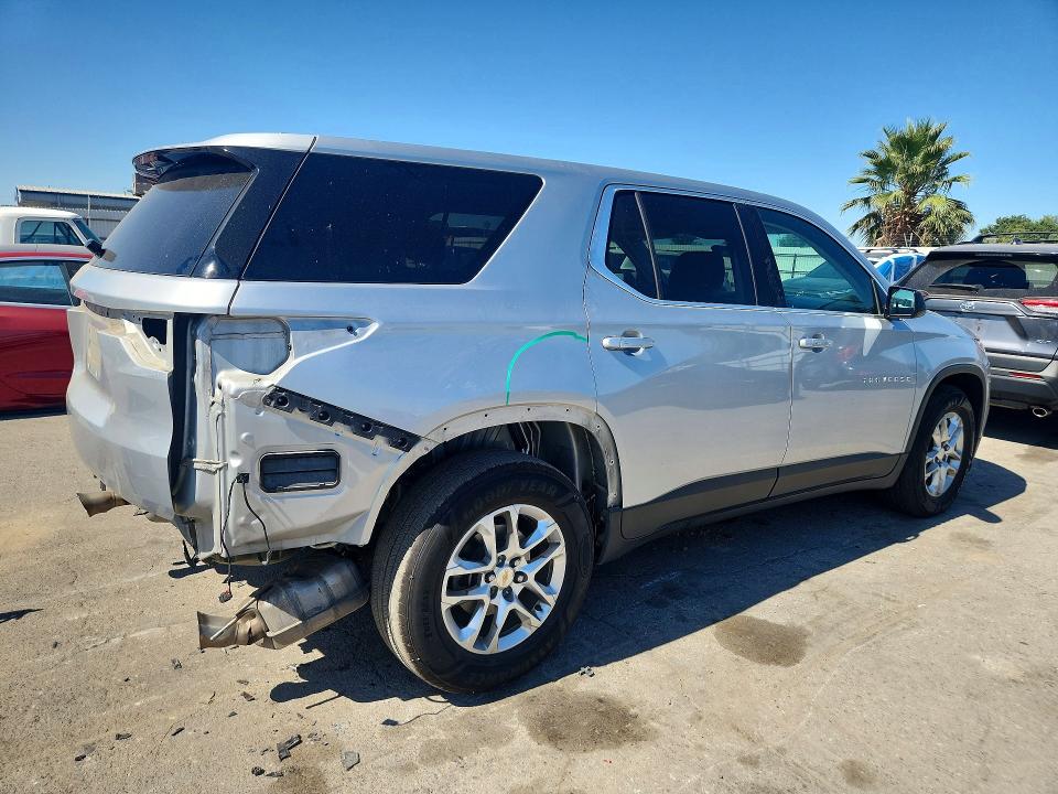 Photo 3 from auction – 2019 CHEVROLET TRAVERSE with VIN 1GNEVLKW7KJ222002
