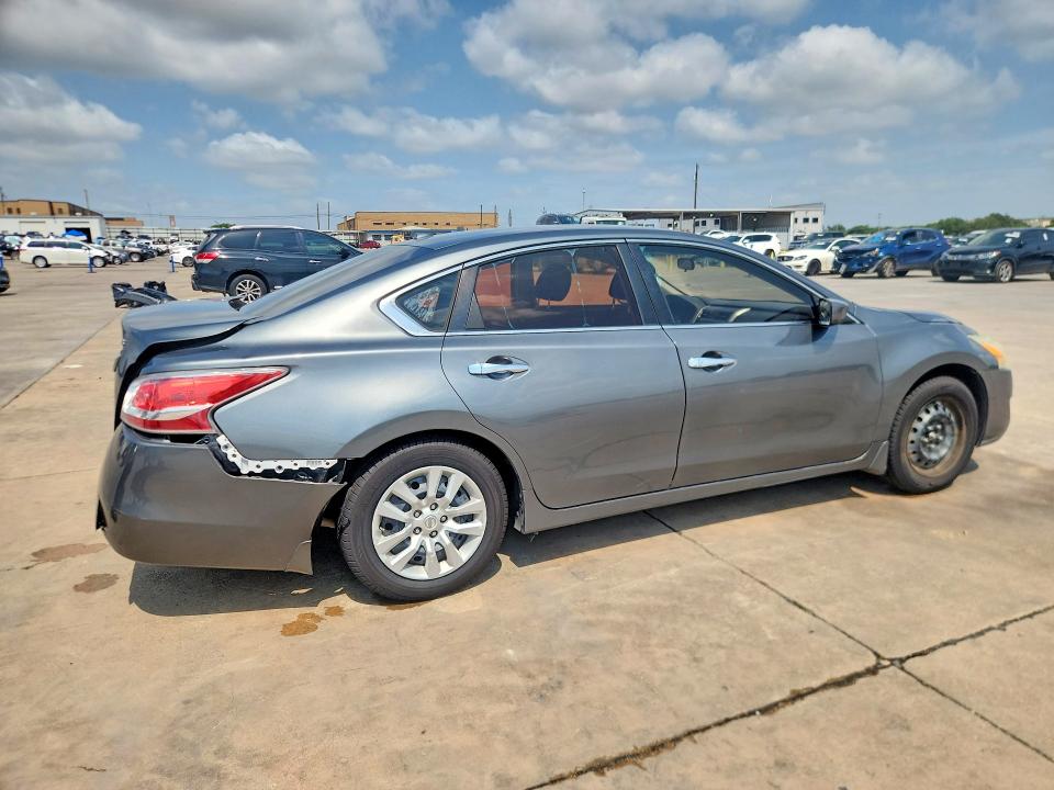 Photo 3 from auction – 2015 NISSAN ALTIMA with VIN 1N4AL3AP3FN401567