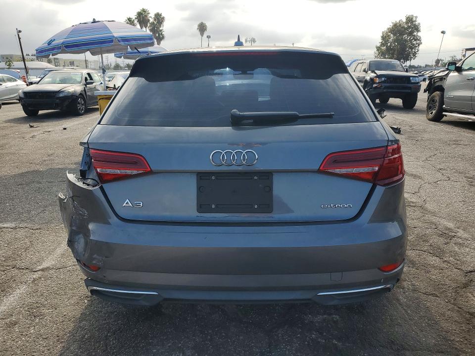 Снимка 6 от търг – 2018 AUDI A3 с VIN WAUUPBFF5JA067934
