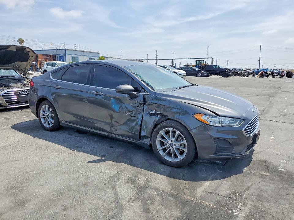Photo 4 from auction – 2020 FORD FUSION with VIN 3FA6P0LU8LR214443
