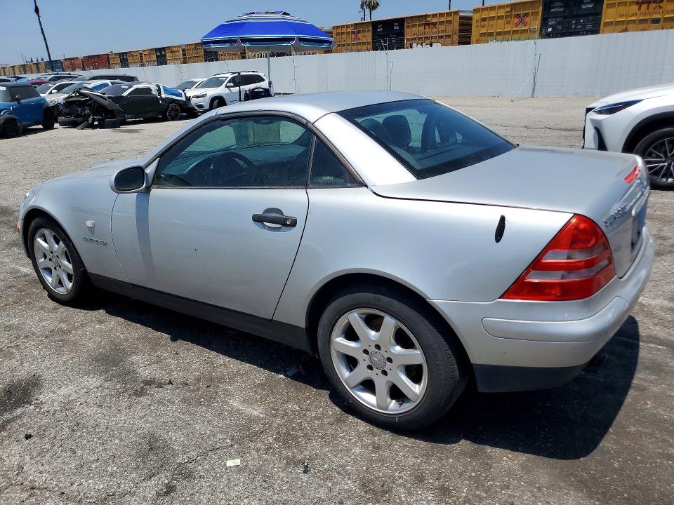 Снимка 2 от търг – 2000 MERCEDES-BENZ SLK с VIN WDBKK47FXYF155554