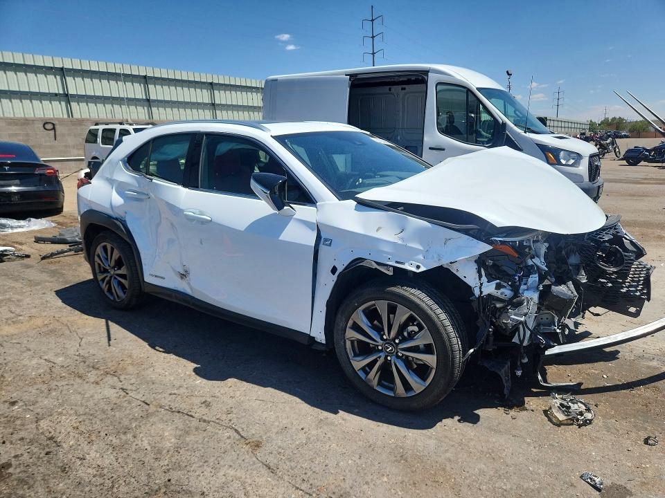 Photo 4 from auction – 2019 LEXUS UX with VIN JTHU9JBHXK2018933