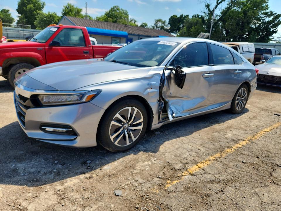 HONDA ACCORD 2018 with VIN 1HGCV3F92JA014257 - Photo from auction